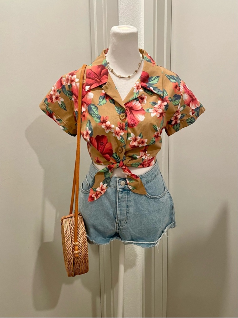 Vintage Gal Tropical Button-Down Short Sleeve Tie Front Collared Top - M